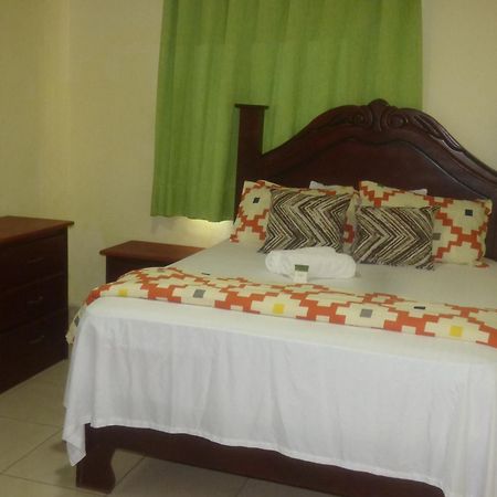 Hotel Enrique I Gazcue, Bed And Breakfast Santo Domingo Exterior photo