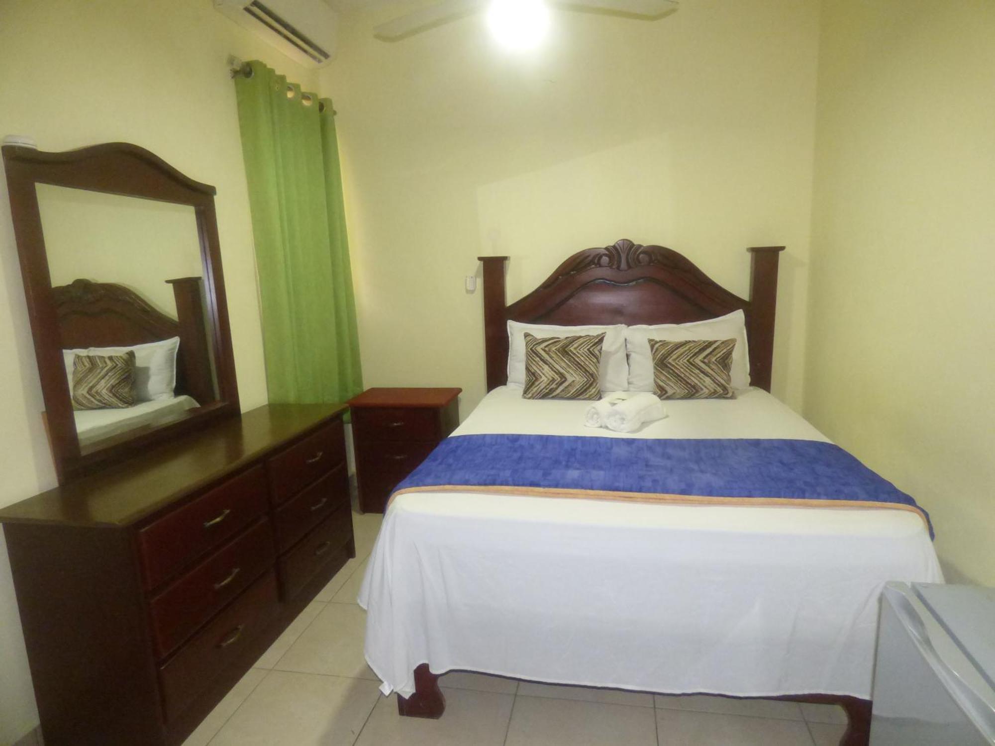 Hotel Enrique I Gazcue, Bed And Breakfast Santo Domingo Exterior photo