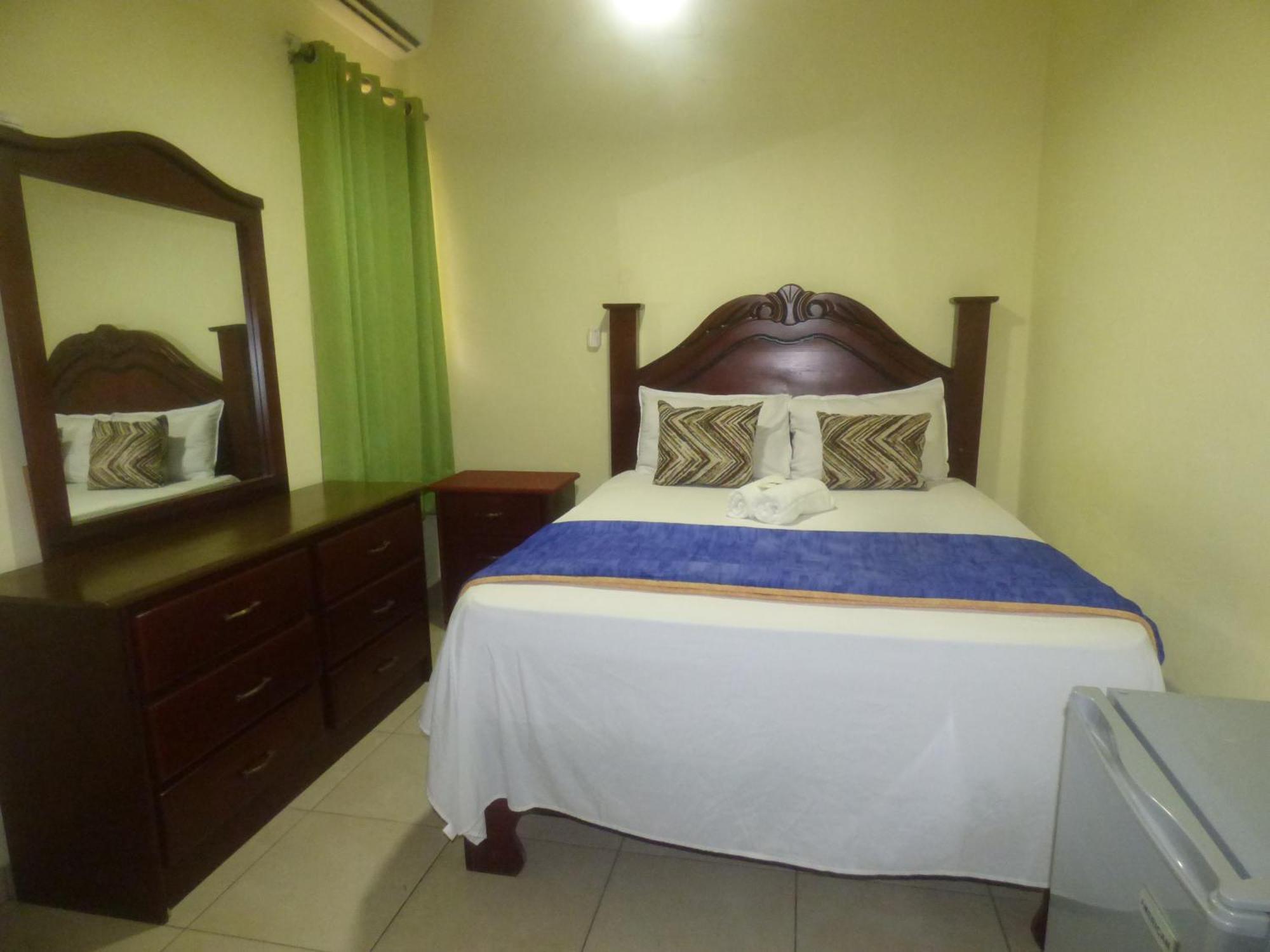 Hotel Enrique I Gazcue, Bed And Breakfast Santo Domingo Exterior photo