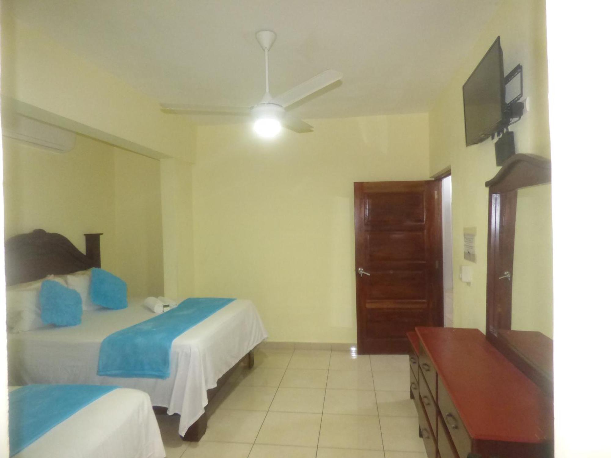 Hotel Enrique I Gazcue, Bed And Breakfast Santo Domingo Exterior photo
